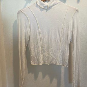 Long sleeve off-white turtleneck